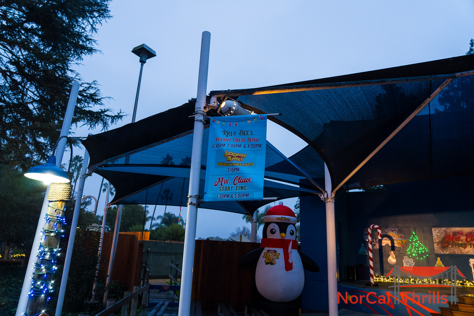 Holiday in the Park | Areas and Decorations