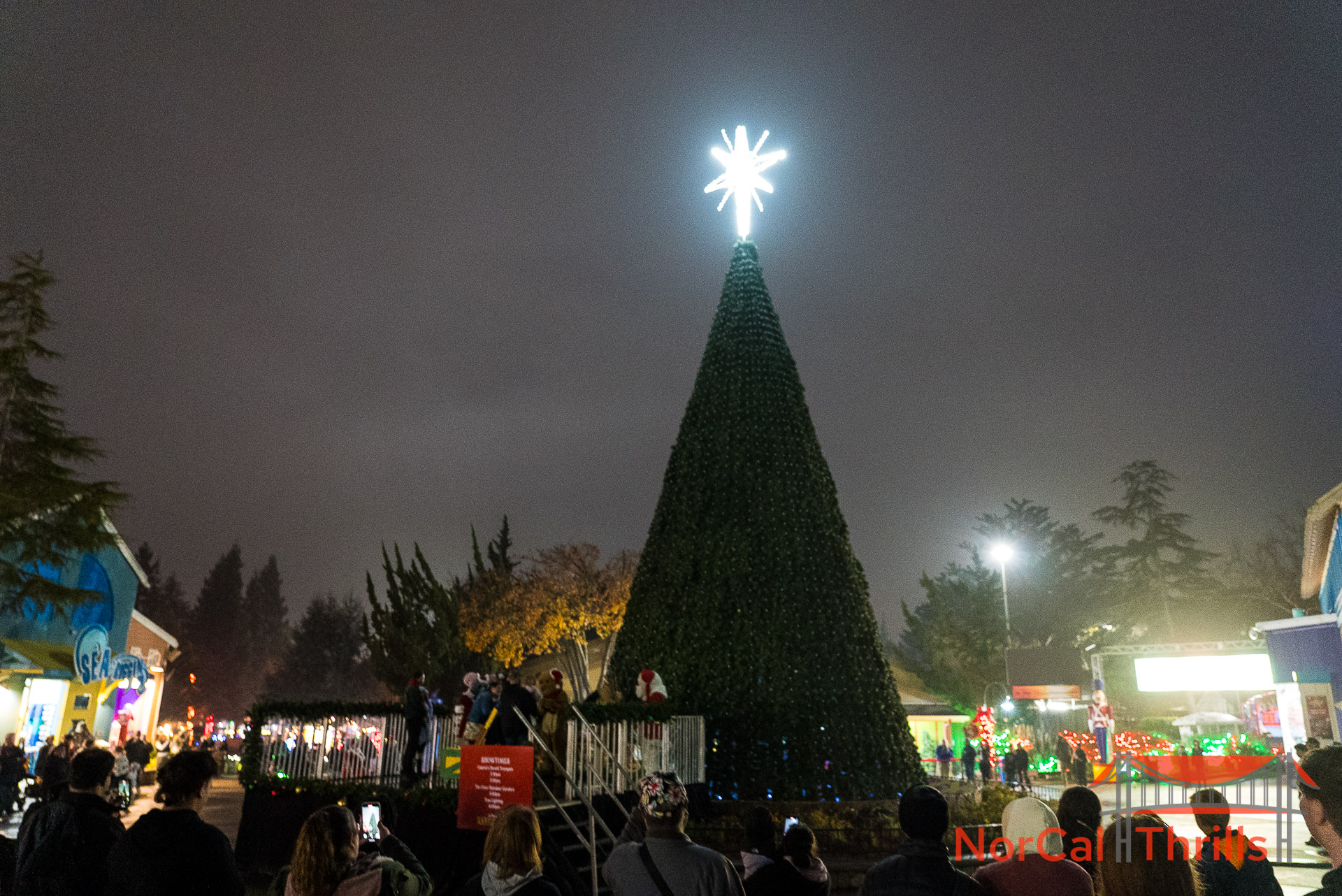 Holiday in the Park | Areas and Decorations